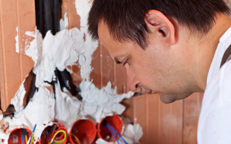 besoin d'un électricien Gouvernes